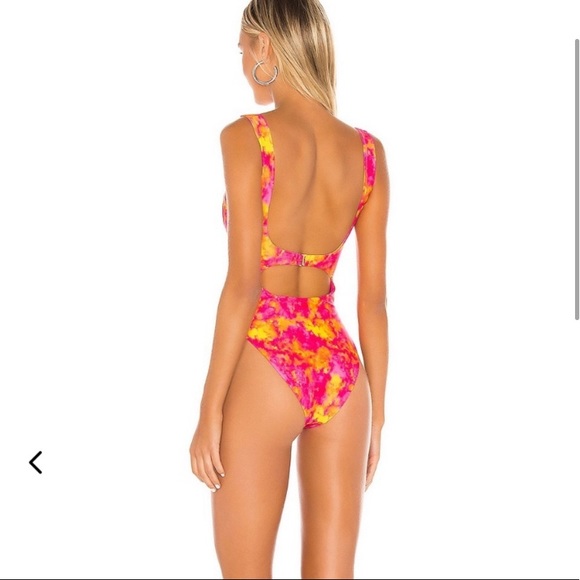 LOVERS AND FRIENDS Talie One Piece in Tie Dye - Picture 3 of 6